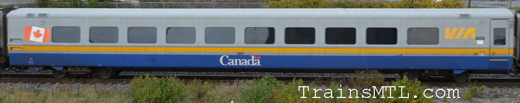 Passenger car VIA 3371 left side / Wagon de passager VIA 3371 coté gauche